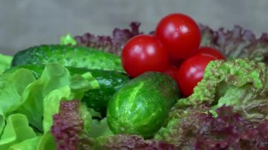 Salatalık domates marulu saat yönünün tersine döner. 4K