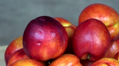 Taze olgun şeftali, döner döner döner döner döner döner döner döner döner döner saat yönünde atış. 4K