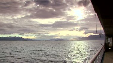 gün batımını bir gemiden görüntülemek