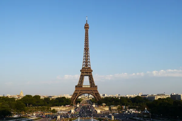 Wahrzeichen Eiffelturm in Paris, Frankreich — Stockfoto