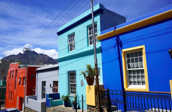  Bo-Kaap bölgesi, Cape Town, Güney Afrika - 14 Aralık 2021: Cape Town, Güney Afrika 'nın bo-kaap bölgesindeki ayırt edici parlak evler