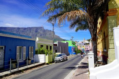  Bo-Kaap bölgesi, Cape Town, Güney Afrika - 14 Aralık 2021: Cape Town, Güney Afrika 'nın bo-kaap bölgesindeki ayırt edici parlak evler