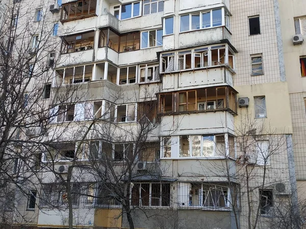 Houses Damaged Windows Shattered Shards Glass Ground Russian War Ukraine — Stock Photo, Image