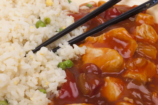 Sweet and sour chicken with rice — Stock Photo, Image