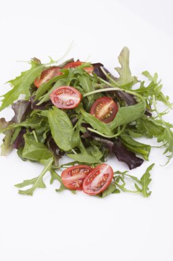 salata üzerine beyaz izole.