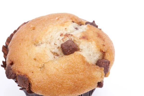 Muffin con gocce di cioccolato su sfondo bianco — Foto Stock