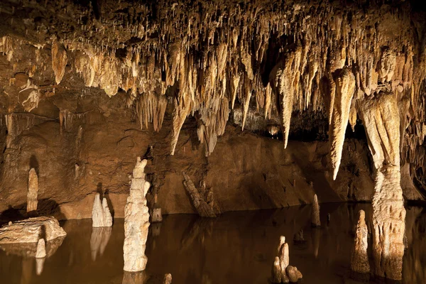 Reflexões de Caverna — Fotografia de Stock