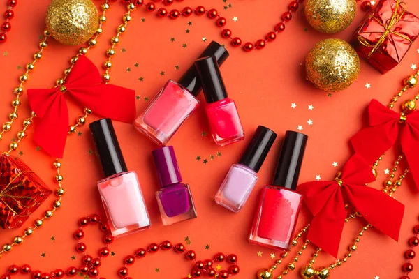 Nagellak Een Nieuwjaarsplanning Nieuwjaarscadeau Cosmetica Lay Out Van Het Nieuwe — Stockfoto