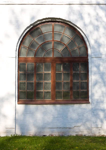 Fragment Ściany Oknem Starego Budynku — Zdjęcie stockowe