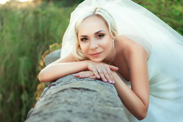 Portrait of pretty bride looking at camera — Stock Photo, Image