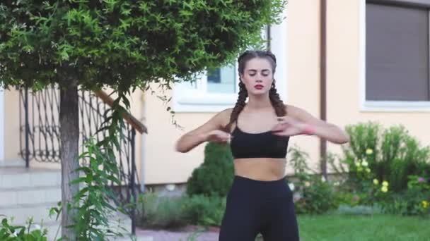 Beautiful Brunette Girl Sportswear Doing Warm — Vídeos de Stock