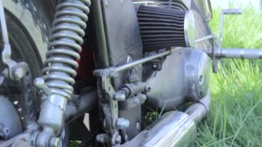 Motorun tasarım detaylarını kapat