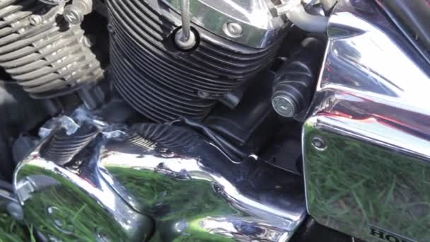 オートバイのエンジンの近い眺め 排気管 — ストック動画