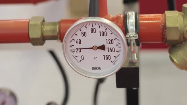 産業用パイプ内の圧力計 — ストック動画