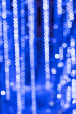 Şenlik arka planı, Noel çelenginin mavi ışıkları.