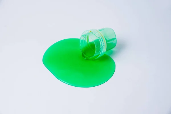コピースペーストップビューと白い背景に物事を洗浄するための緑の隔離されたクレンジングジェル — ストック写真