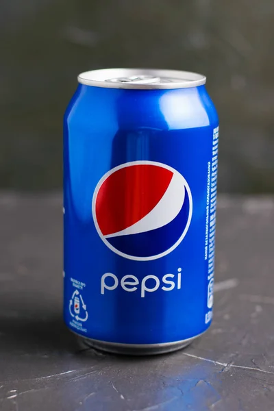 Ukraine Tschernihiw Juni 2022 Pepsi Glas Großaufnahme Auf Grauem Hintergrund — Stockfoto