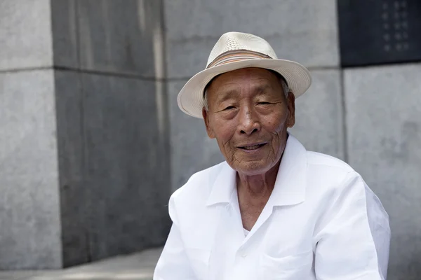 Пожилой корейский мужчина . — стоковое фото