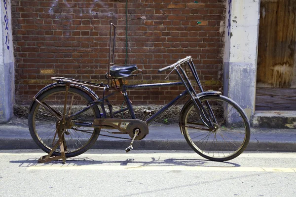 Velha bicicleta clássica . — Fotografia de Stock