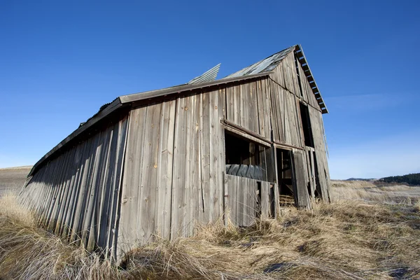 Vecchio fienile rustico . — Foto Stock