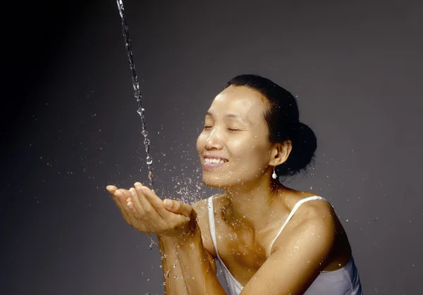 Splash su yenileniyor. — Stok fotoğraf