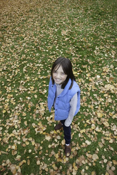 Ragazza guardando la fotocamera . — Foto Stock