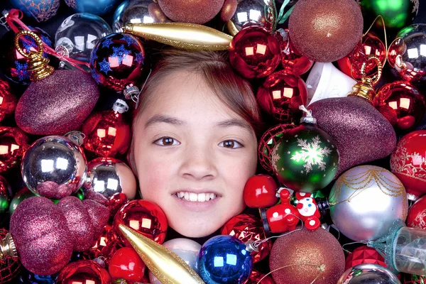 Porträtt av flicka i ornament. — Stockfoto