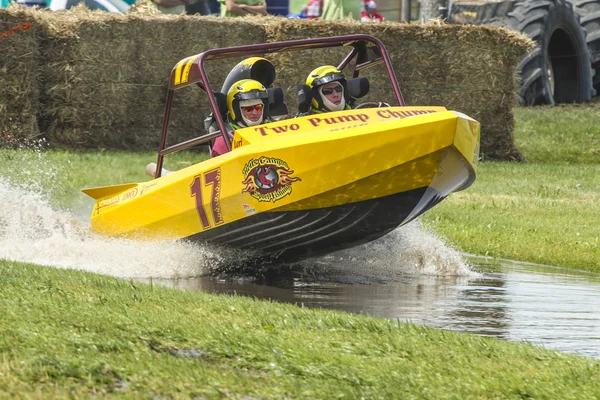 Sprint boat competitor on short course. — Stock Photo, Image