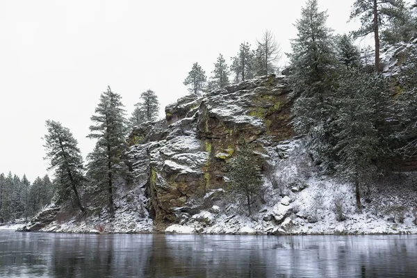 Snow Covered Outcropping Hill Next Calm Spokane River Post Falls — Stock Photo, Image