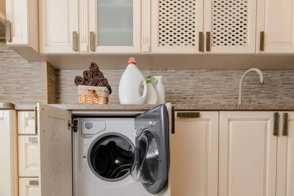 Close Laundry Basket Full Fresh Clean Towels Bottle Liquid Detergent — Stock Photo, Image