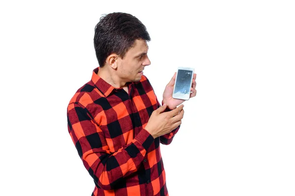 Людина Тримає Зламаний Телефон Показує Його Камері Білому Тлі Зламані — стокове фото