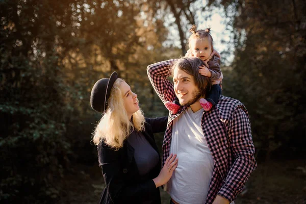 Happy Smiling Family Walking Autumn Park Month Old Baby Girl — Stockfoto