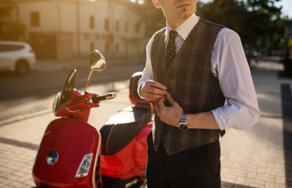 Close Picture Man Classic Vest Red Vintage Motorbike Scooter — Stock Photo, Image