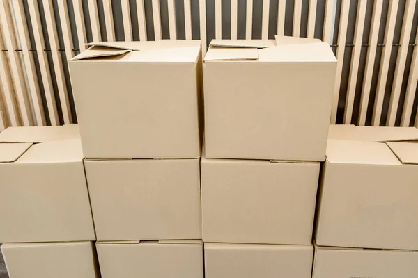 Много Картонных Коробок Офисе Готовых Отправке — стоковое фото