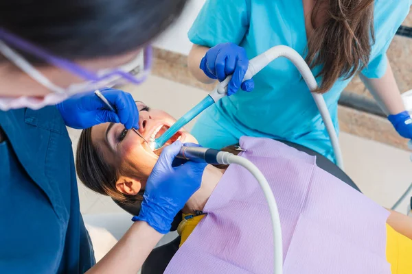 Trattamento dal dentista — Foto Stock