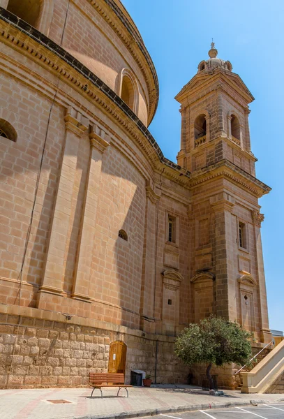 Mgarr kyrka tillbaka — Stockfoto