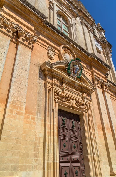 Catedral de São Paulo ângulo baixo — Fotografia de Stock