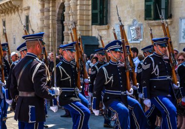 askeri geçit töreni