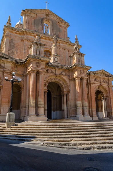 Iglesia de San Nicolás bajo ángulo —  Fotos de Stock