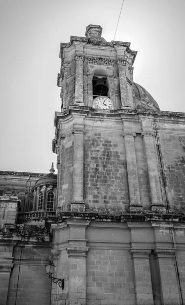 圣尼古拉斯教堂的塔楼 — 图库照片