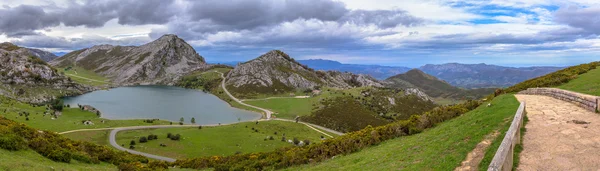 Jezioro panoramiczne ol — Zdjęcie stockowe