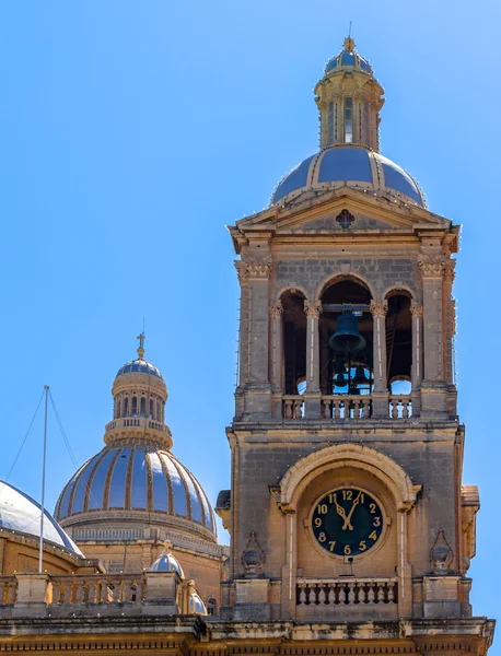 パオラ教会の塔 — ストック写真