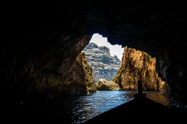 Пещера внутри Голубой грот — стоковое фото
