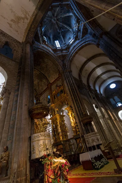 Im inneren der kathedrale von santiago — Stockfoto