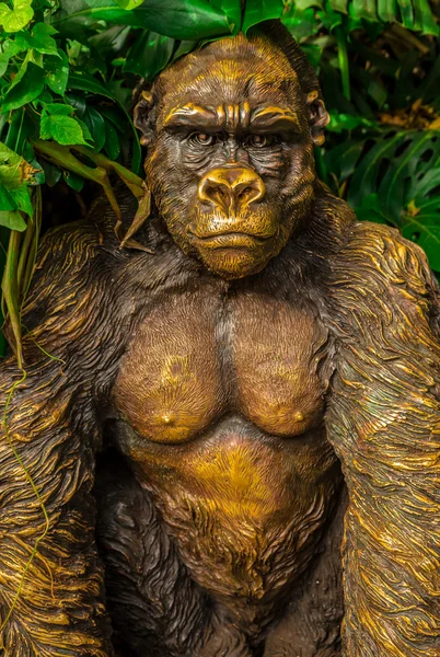 Goldene Gorilla-Statue — Stockfoto