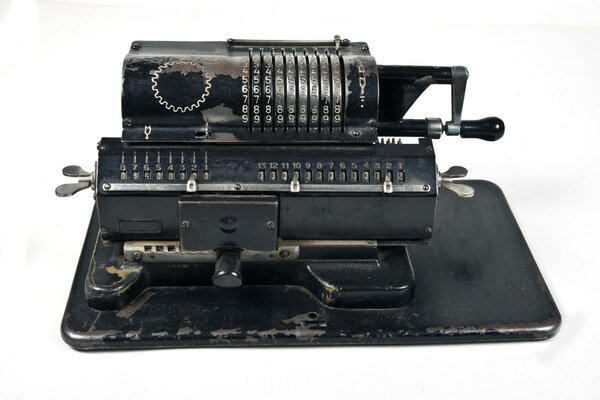 Винтажная машина для механического добавления
