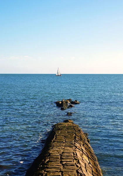 Pier in Oceaan — Stockfoto