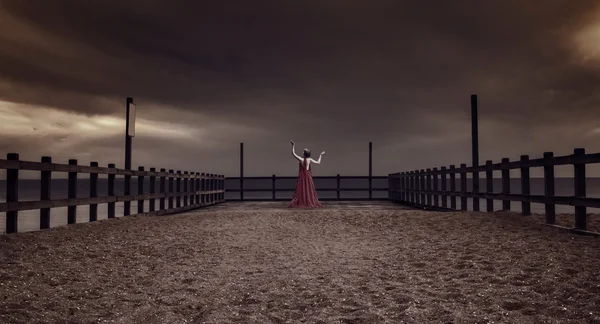 Woman on bridge — Stock Photo, Image