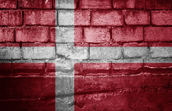 Dunkle Backsteinmauer Mit Der Fahne — Stockfoto