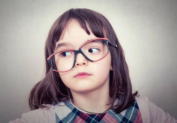 Klein Mooi Meisje Portret Thuis — Stockfoto